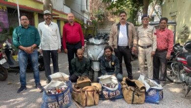 शराब के साथ 3 आरोपी गिरफ्तार, 2 दो पहिया वाहन जब्त