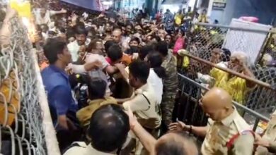 तिरूपति मंदिर में भगदड़, आधा दर्जन लोग की मौत, जानें क्यों मची भगदड़