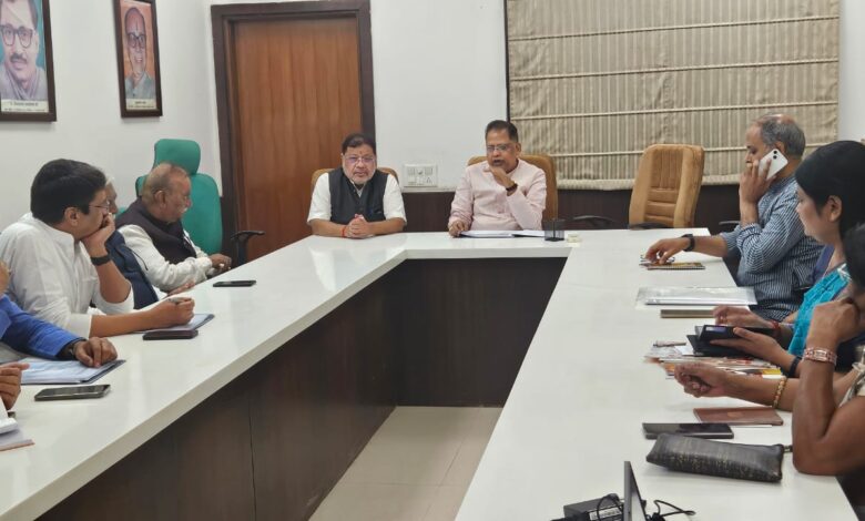 भाजपा घोषणा पत्र समिति की बैठक में चुनावी रणनीति पर चर्चा