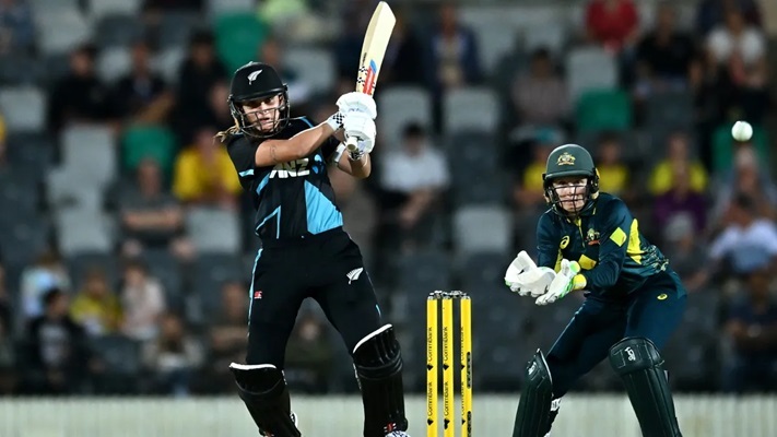 T20 वर्ल्ड कप जिताने वाली धाकड़ ऑलराउंडर ने जीता ICC का सबसे बड़ा अवॉर्ड