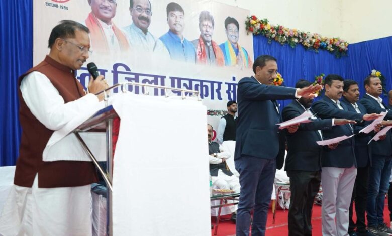 सिमट रहा बस्तर से माओवादी आतंक, बदल रही बस्तर की पहचान : मुख्यमंत्री साय सिमट रहा बस्तर से माओवादी आतंक, बदल रही बस्तर की पहचान : मुख्यमंत्री साय