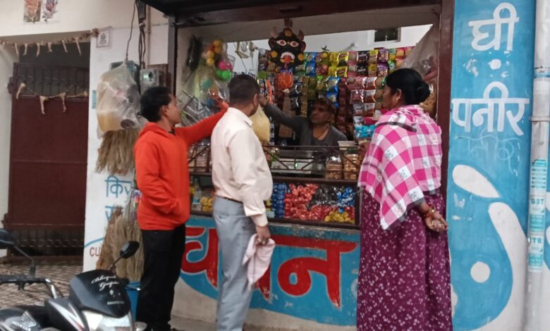 चाइनीज माँझे से मौत के बाद जागा प्रशासन, दो दुकानें सील, दो पर जुर्माना, हिदायत