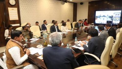 3 अधिकारी-कर्मचारी निलंबित, एक की सेवा समाप्त, 2 की रूकी वेतन वृद्धि