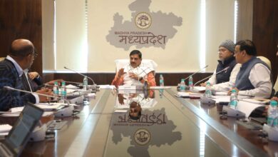 उपभोक्ताओं पर बगैर बोझ बढ़ाये सब्सिडी का भार करें कम : सीएम उपभोक्ताओं पर बगैर बोझ बढ़ाये सब्सिडी का भार करें कम : सीएम