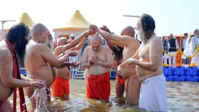 अमित शाह ने महाकुंभ में पवित्र त्रिवेणी संगम में लगाई डुबकी