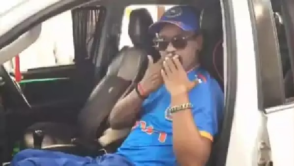 पूर्व भारतीय बल्लेबाज विनोद कांबली पहुंचे अस्पताल से घर