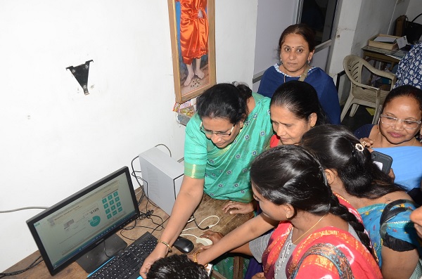 रायपुर के कलेक्टर ऑफिस में ऑनलाइन अटेंडेंस, थंब बायोमेट्रिक डिवाइस की व्यवस्था रायपुर के कलेक्टर ऑफिस में ऑनलाइन अटेंडेंस, थंब बायोमेट्रिक डिवाइस की व्यवस्था