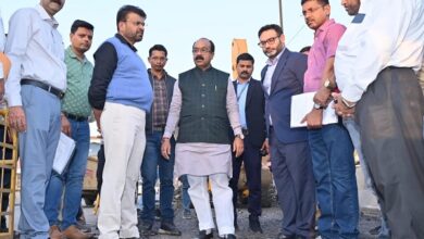 मोवा ओवरब्रिज की गुणवत्ताहीन मरम्मत पर बिफरे साव