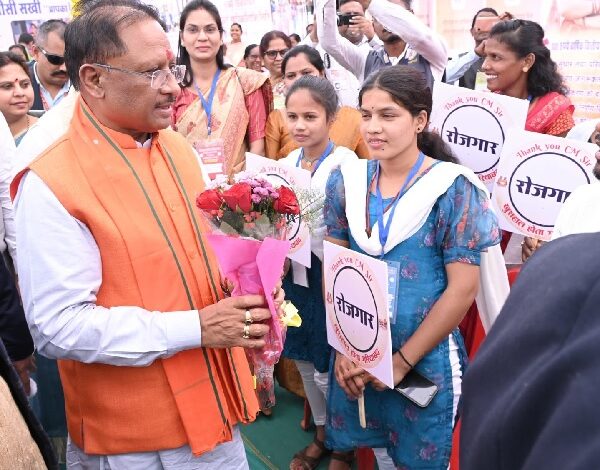 अनुकंपा एवं आंगनबाड़ी नियुक्ति पाने वालों ने कहा थैंक्यू सीएम सर…