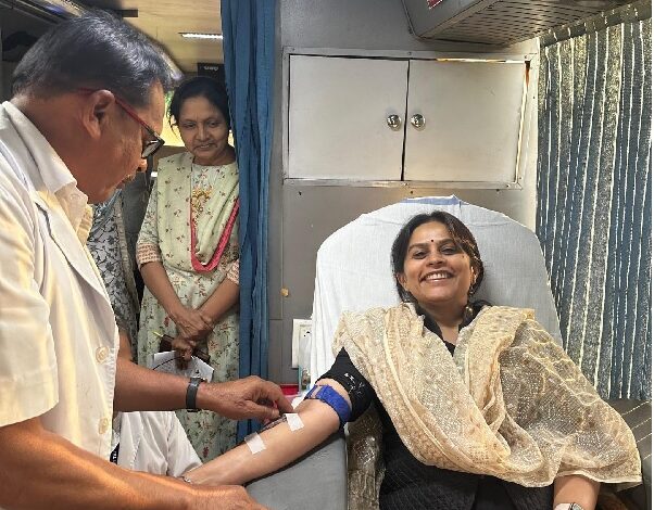 स्वास्थ्य विभाग के 47 अधिकारी और कर्मचारियों ने किया रक्तदान स्वास्थ्य विभाग के 47 अधिकारी और कर्मचारियों ने किया रक्तदान