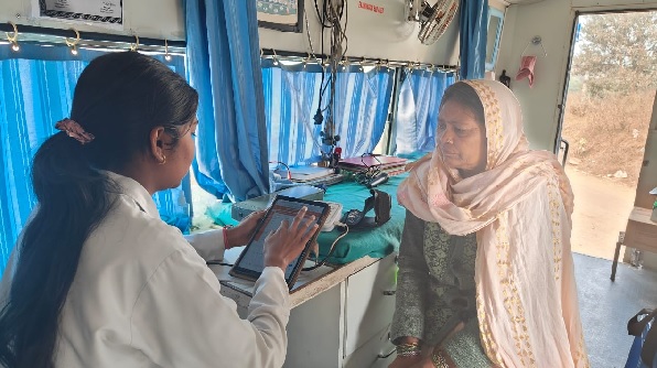 दाई दीदी क्लीनिक महिलाओं के लिए साबित हो रही वरदान दाई दीदी क्लीनिक महिलाओं के लिए साबित हो रही वरदान