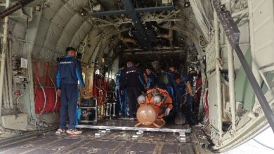 असम में फंसे खनिकों को बचाने के लिए भारतीय नौसेना की टीम डटी