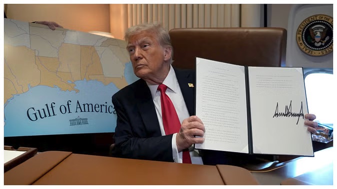 ट्रम्प ने बदला ‘मेक्सिको की खाड़ी’ का नाम, आदेश पर किए हस्ताक्षर ट्रम्प ने बदला ‘मेक्सिको की खाड़ी’ का नाम, आदेश पर किए हस्ताक्षर