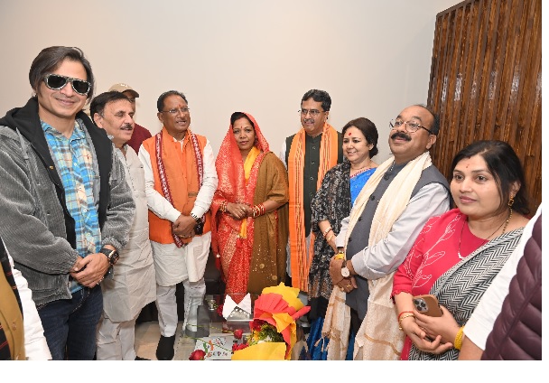 सीएम साय समेत कैबिनट पहुंचा प्रयागराज, त्रिवेणी संगम में सभी लगाएंगे आस्था की डुबकी