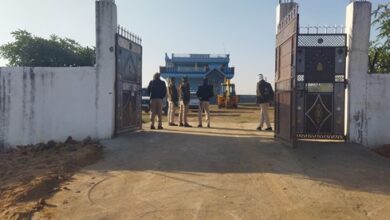 गजब : रोजगार सहायक के पास करोड़ों की संपत्ति, घर में कीमती सामान मिला