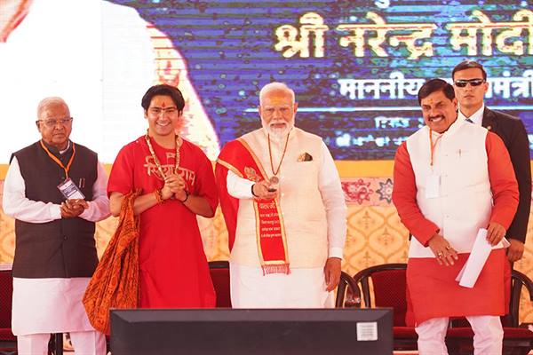 बागेश्वर धाम आस्था के केंद्र के साथ आरोग्य का केंद्र बनता जा रहा है : मोदी