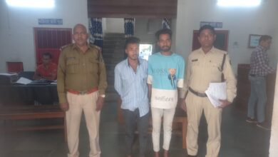 नाबालिग लड़की के साथ छेड़छाड़ करने वाले 2 आरोपी गिरफ्तार नाबालिग लड़की के साथ छेड़छाड़ करने वाले 2 आरोपी गिरफ्तार