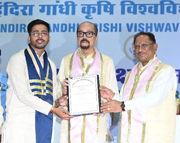 राज्यपाल ने 4 हजार 200 विद्यार्थियों को प्रदान की उपाधि, 16 को स्वर्ण पदक