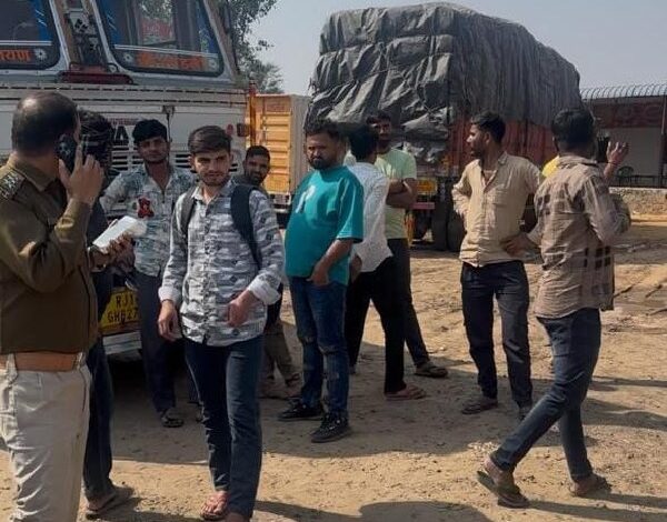 ओवरलोड वाहनों के खिलाफ कार्रवाई कर वसूला 30 लाख रुपये का जुर्माना