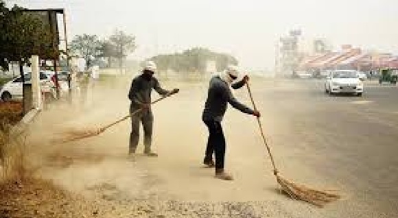 मिशन क्लीन सिटी के तहत कार्यरत स्वच्छता दीदियों और सफाई मित्रों के लिए सरकार ने खोला राहत का पिटारा