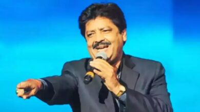 उदित नारायण टीवी शो में आए नजर, सोशल मीडिया पर भड़के यूजर्स