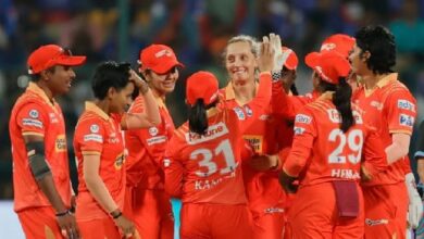 गुजरात जायंट्स ने रॉयल चैलेंजर्स बेंगलुरु को छह विकेट से हराया गुजरात जायंट्स ने रॉयल चैलेंजर्स बेंगलुरु को छह विकेट से हराया