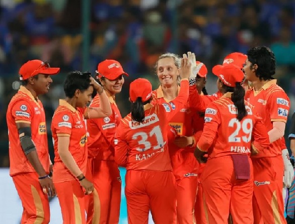 गुजरात जायंट्स ने रॉयल चैलेंजर्स बेंगलुरु को छह विकेट से हराया