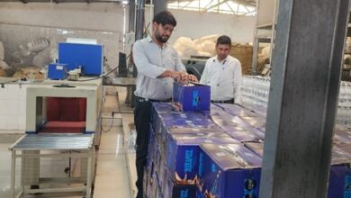 जील अप पैकेज्ड ड्रिंकिंग वाटर के यहां फूड की दबिश, सैम्पल लिया गया