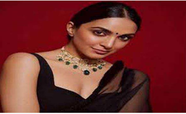 कियारा आडवाणी की फिल्म इंडस्ट्री की सबसे ज्यादा मांग, जानें एक फिल्म का कितना ली चार्ज