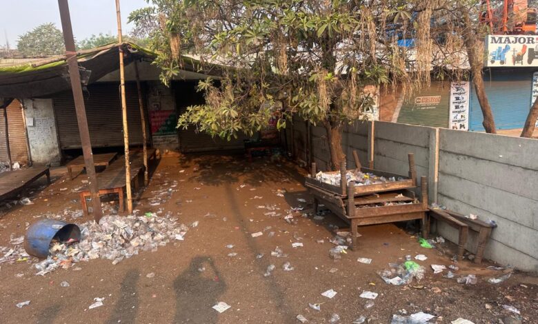 भनपुरी और गोगांव के शराब अहाता में भारी गंदगी, सीलबंद, 5 अवैध ठेले जब्त भनपुरी और गोगांव के शराब अहाता में भारी गंदगी, सीलबंद, 5 अवैध ठेले जब्त