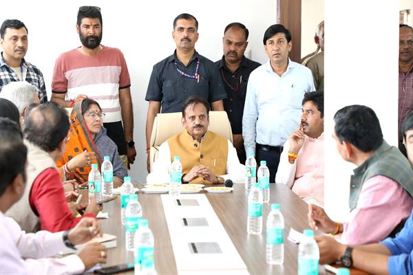 बसामन मामा गौवंश वन्य विहार गौ सेवा का आदर्श स्थल बनेगा : उप मुख्यमंत्री शुक्ल बसामन मामा गौवंश वन्य विहार गौ सेवा का आदर्श स्थल बनेगा : उप मुख्यमंत्री शुक्ल