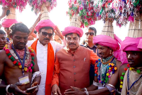 जनजातीय संस्कृति में भगोरिया हाट का है विशेष महत्व : मुख्यमंत्री डॉ. यादव जनजातीय संस्कृति में भगोरिया हाट का है विशेष महत्व : मुख्यमंत्री डॉ. यादव