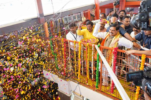 करीला धाम के विकास के लिए एक करोड़ रूपये की राशि करेंगे स्वीकृत : मुख्यमंत्री डॉ. यादव करीला धाम के विकास के लिए एक करोड़ रूपये की राशि करेंगे स्वीकृत : मुख्यमंत्री डॉ. यादव