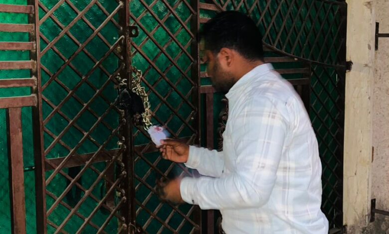 डिमांड बिल और नोटिस देने के बाद भी सम्पतिकर जमा नहीं करने पर बड़े बकायादार आनन्द रेस्टोरेंट सील, दी लीविंग रूम एंड ग्रीन कैफे कड़ी हिदायत