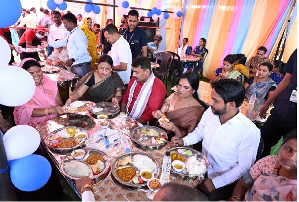 श्रमिकों के लिए श्रम अन्न केंद्र शुरू, 5 रुपए में मिलेगा भरपेट पौष्टिक भोजन श्रमिकों के लिए श्रम अन्न केंद्र शुरू, 5 रुपए में मिलेगा भरपेट पौष्टिक भोजन