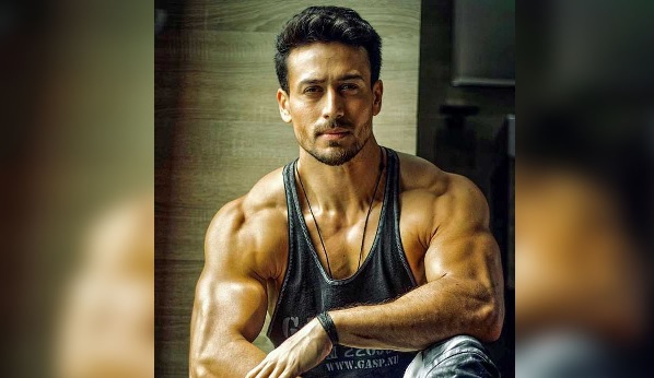 अभिनेता टाइगर श्रॉफ 35 के हुए, मनाया जश्न