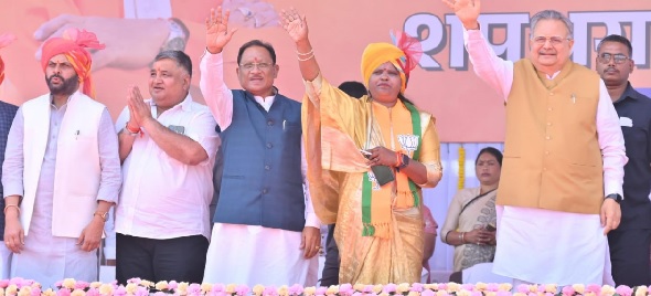 मुख्यमंत्री एवं विधानसभा अध्यक्ष की उपस्थिति में लोकतंत्र के नवयुग का शुभारंभ मुख्यमंत्री एवं विधानसभा अध्यक्ष की उपस्थिति में लोकतंत्र के नवयुग का शुभारंभ