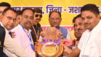 मुख्यमंत्री साय कन्नौजिया सोनार महापरिवार के प्रतिभा सम्मान समारोह में हुए शामिल