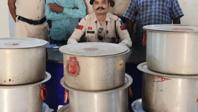 टेंट हाउस का कर्मचारी ही निकला चोर, गंजा चोरी कर बेचने की थी तैयारी