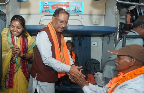 छत्तीसगढ़ में आस्था को मिला नया संबल : मुख्यमंत्री साय ने मुख्यमंत्री तीर्थ दर्शन योजना का किया शुभारंभ