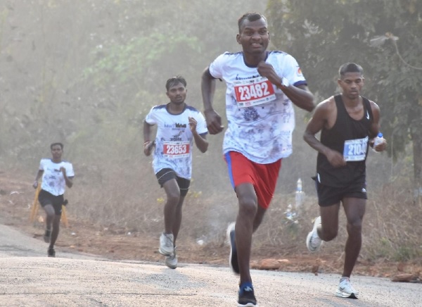 अबूझमाड़ पीस हाफ मैराथन 2025: बस्तर में अमन, चैन और खुशहाली का संदेश अबूझमाड़ पीस हाफ मैराथन 2025: बस्तर में अमन, चैन और खुशहाली का संदेश