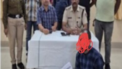 रेलवे का टिकट दलालों पर शिकंजा, अवैध रूप से ई-टिकट बनाकर कर रहे थे व्यापार