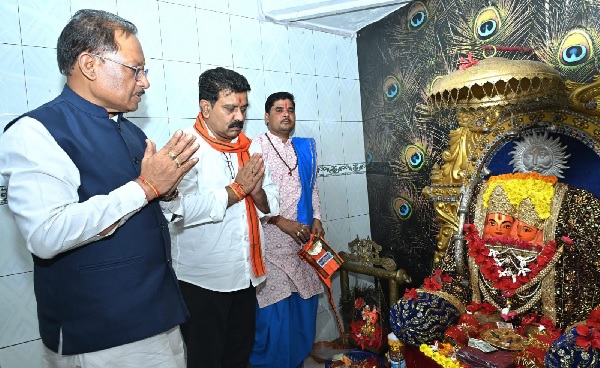 मुख्यमंत्री साय ने माता कौशल्या की पूजा-अर्चना कर प्रदेशवासियों की सुख-समृद्धि की कामना की मुख्यमंत्री साय ने माता कौशल्या की पूजा-अर्चना कर प्रदेशवासियों की सुख-समृद्धि की कामना की