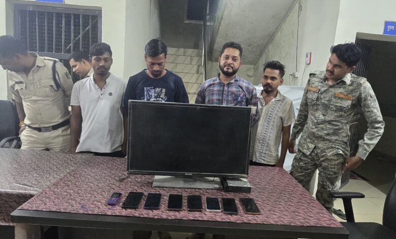 आईपीएल क्रिकेट मैच में सटटा खिलाने पर पुलिस ने पकड़ा, चार गिरफ्तार