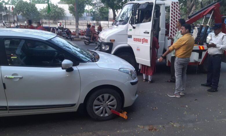 नो पार्किंग, रॉन्ग साइड पार्किंग, बिना नंबर प्लेट की गाड़ियों पर कार्यवाही