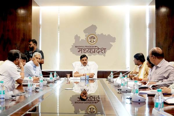 MP में दुग्ध सहकारिता के माध्यम से बढ़ेगी किसानों की आय: मुख्यमंत्री डॉ. यादव MP में दुग्ध सहकारिता के माध्यम से बढ़ेगी किसानों की आय: मुख्यमंत्री डॉ. यादव