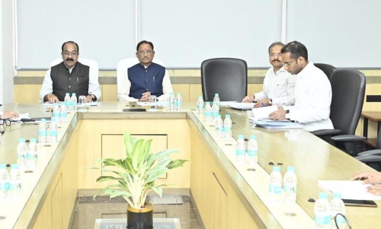 मुख्यमंत्री साय के निर्देशों पर अमल : 11 हजार से अधिक हैंडपंपों की मरम्मत, जल संरक्षण के लिए “कैच द रेन” अभियान का करें व्यापक प्रचार