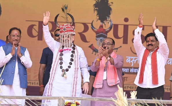 बस्तर के लोग अब विकास की ओर: नक्सलवाद के खात्मे के साथ लौटेंगे बस्तर के सुनहरे दिन : साय बस्तर के लोग अब विकास की ओर: नक्सलवाद के खात्मे के साथ लौटेंगे बस्तर के सुनहरे दिन : साय