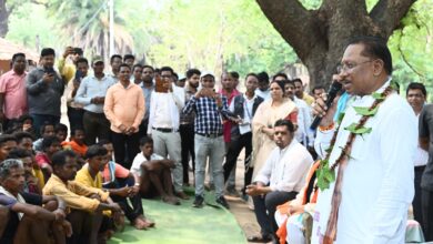 मुख्यमंत्री साय ने दंतेवाड़ा के अंतिम गांव में पहुंचे, इमली के पेड़ नीचे सुनी समस्याएं