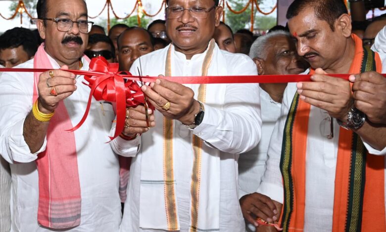 सीएम ने परिवहन कार्यालय का किया लोकार्पण, लाइसेंस और पंजीयन संबंधी कार्यों में आमजन को मिलेगी बड़ी सुविधा सीएम ने परिवहन कार्यालय का किया लोकार्पण, लाइसेंस और पंजीयन संबंधी कार्यों में आमजन को मिलेगी बड़ी सुविधा